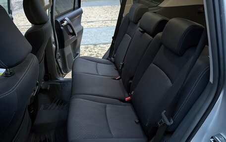 Toyota Land Cruiser Prado 150 рестайлинг 2, 2011 год, 3 000 000 рублей, 8 фотография