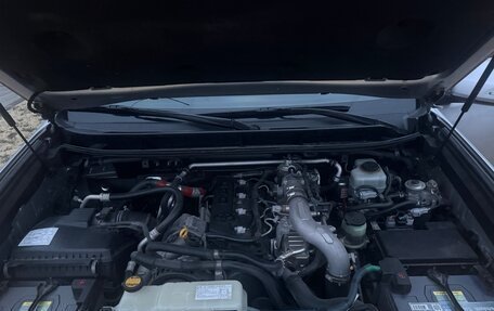 Toyota Land Cruiser Prado 150 рестайлинг 2, 2011 год, 3 000 000 рублей, 14 фотография