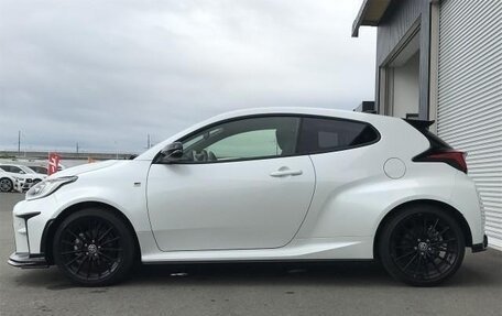 Toyota Yaris, 2020 год, 1 430 555 рублей, 3 фотография