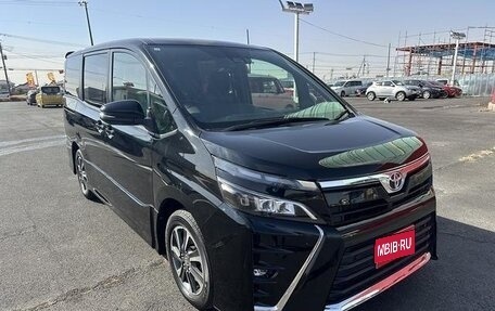 Toyota Voxy III, 2019 год, 1 957 777 рублей, 1 фотография