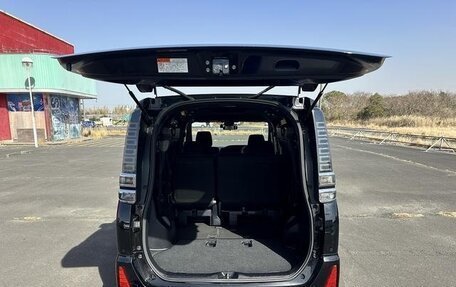 Toyota Voxy III, 2019 год, 1 957 777 рублей, 10 фотография