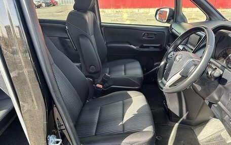 Toyota Voxy III, 2019 год, 1 957 777 рублей, 16 фотография