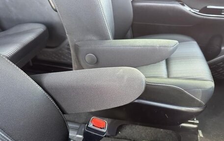 Toyota Voxy III, 2019 год, 1 957 777 рублей, 17 фотография