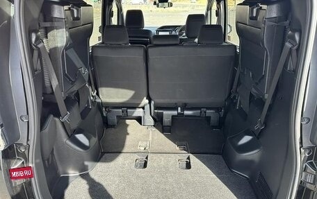 Toyota Voxy III, 2019 год, 1 957 777 рублей, 13 фотография