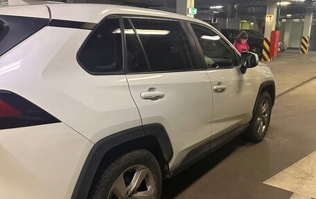 Toyota RAV4, 2020 год, 3 245 000 рублей, 4 фотография