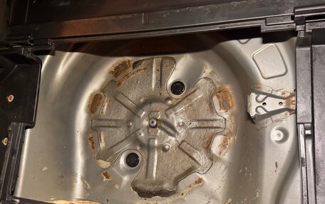 Toyota Avensis III рестайлинг, 2004 год, 650 000 рублей, 8 фотография