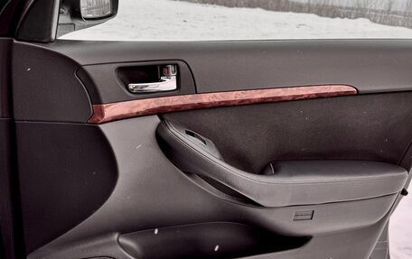 Toyota Avensis III рестайлинг, 2004 год, 650 000 рублей, 19 фотография