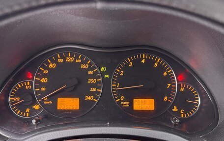 Toyota Avensis III рестайлинг, 2004 год, 650 000 рублей, 29 фотография