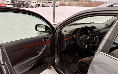 Toyota Avensis III рестайлинг, 2004 год, 650 000 рублей, 31 фотография