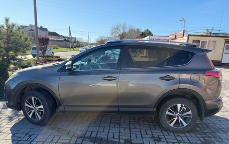 Toyota RAV4, 2017 год, 2 650 000 рублей, 4 фотография