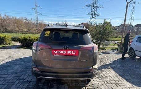 Toyota RAV4, 2017 год, 2 650 000 рублей, 3 фотография