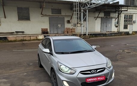 Hyundai Solaris II рестайлинг, 2012 год, 650 000 рублей, 1 фотография