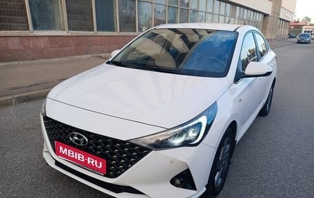 Hyundai Solaris II рестайлинг, 2021 год, 1 550 000 рублей, 1 фотография