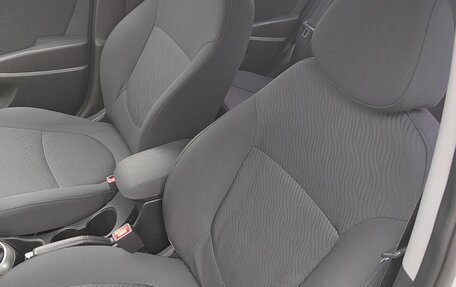 Hyundai Solaris II рестайлинг, 2012 год, 650 000 рублей, 14 фотография