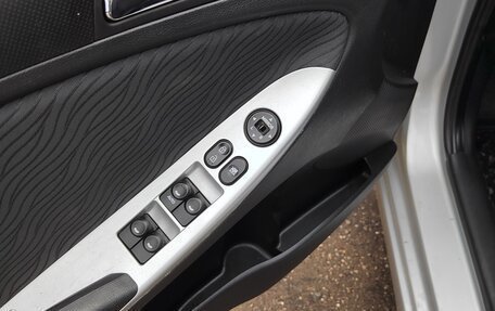 Hyundai Solaris II рестайлинг, 2012 год, 650 000 рублей, 8 фотография