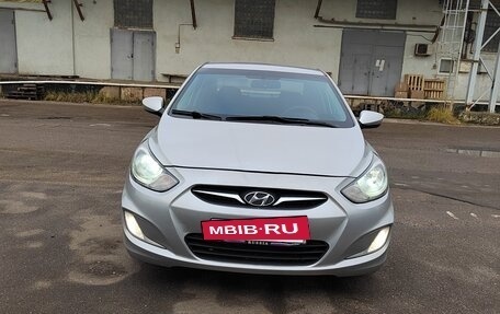 Hyundai Solaris II рестайлинг, 2012 год, 650 000 рублей, 6 фотография