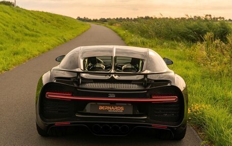 Bugatti Chiron, 2021 год, 416 518 496 рублей, 4 фотография