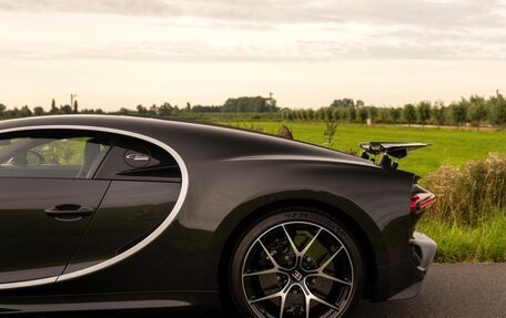 Bugatti Chiron, 2021 год, 416 518 496 рублей, 10 фотография