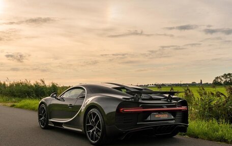 Bugatti Chiron, 2021 год, 416 518 496 рублей, 2 фотография