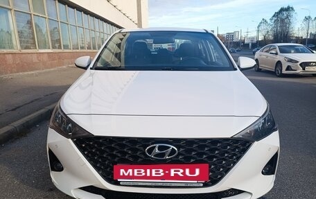 Hyundai Solaris II рестайлинг, 2021 год, 1 550 000 рублей, 2 фотография