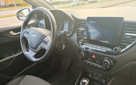 Hyundai Solaris II рестайлинг, 2021 год, 1 550 000 рублей, 17 фотография