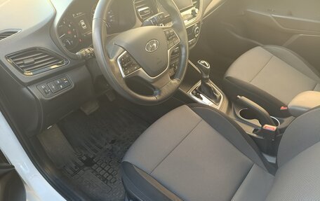 Hyundai Solaris II рестайлинг, 2021 год, 1 550 000 рублей, 12 фотография