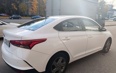 Hyundai Solaris II рестайлинг, 2021 год, 1 550 000 рублей, 5 фотография