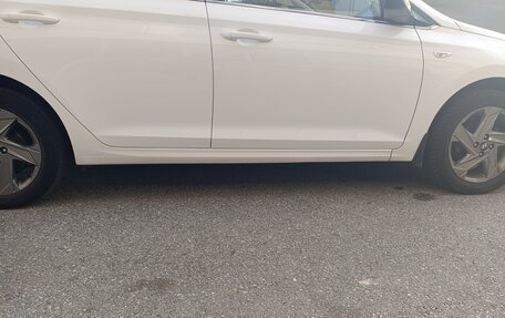 Hyundai Solaris II рестайлинг, 2021 год, 1 550 000 рублей, 10 фотография