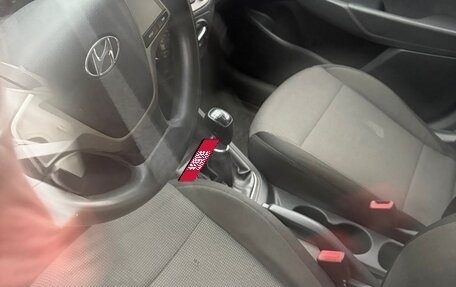 Hyundai Solaris II рестайлинг, 2017 год, 560 000 рублей, 5 фотография