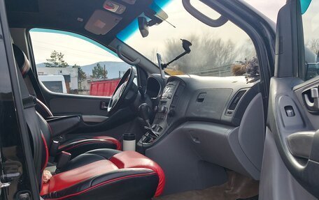 Hyundai Grand Starex Grand Starex I рестайлинг 2, 2014 год, 4 000 000 рублей, 3 фотография