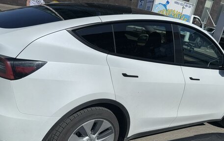 Tesla Model Y I, 2021 год, 4 190 000 рублей, 4 фотография