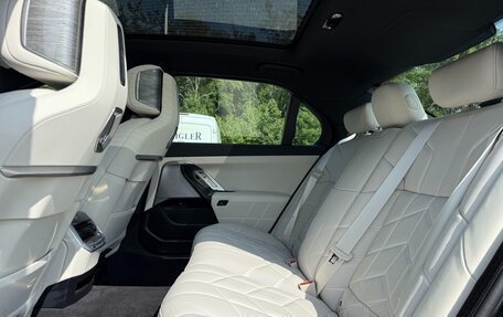 BMW 7 серия, 2025 год, 17 290 600 рублей, 18 фотография