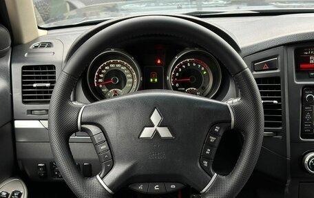 Mitsubishi Pajero IV, 2013 год, 2 150 000 рублей, 32 фотография