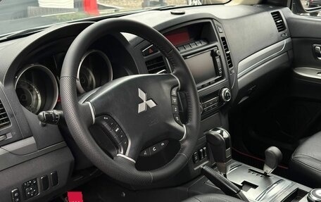 Mitsubishi Pajero IV, 2013 год, 2 150 000 рублей, 23 фотография