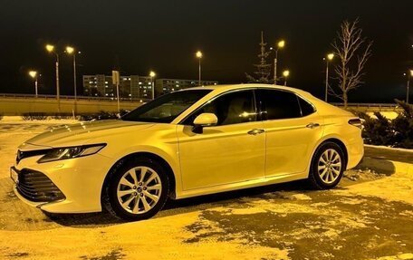 Toyota Camry, 2018 год, 2 800 000 рублей, 2 фотография