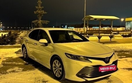 Toyota Camry, 2018 год, 2 800 000 рублей, 3 фотография