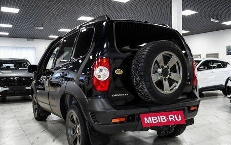 Chevrolet Niva I рестайлинг, 2017 год, 710 000 рублей, 6 фотография