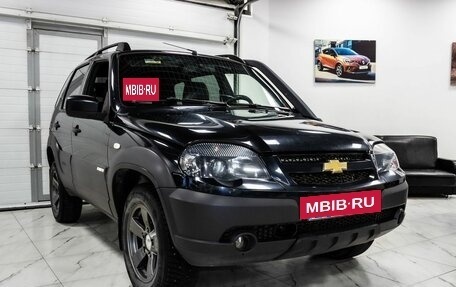 Chevrolet Niva I рестайлинг, 2017 год, 710 000 рублей, 3 фотография