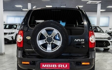 Chevrolet Niva I рестайлинг, 2017 год, 710 000 рублей, 5 фотография