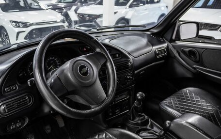 Chevrolet Niva I рестайлинг, 2017 год, 710 000 рублей, 10 фотография