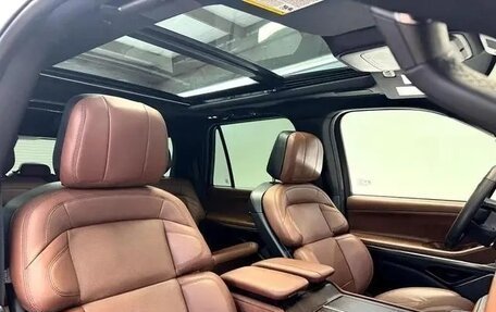 Lincoln Navigator, 2025 год, 16 000 000 рублей, 15 фотография