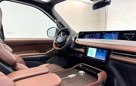 Lincoln Navigator, 2025 год, 16 000 000 рублей, 16 фотография