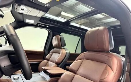 Lincoln Navigator, 2025 год, 16 000 000 рублей, 34 фотография