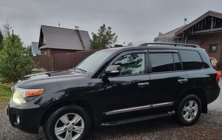 Toyota Land Cruiser 200, 2014 год, 3 990 000 рублей, 4 фотография