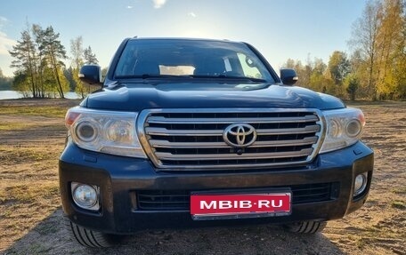 Toyota Land Cruiser 200, 2014 год, 3 990 000 рублей, 2 фотография