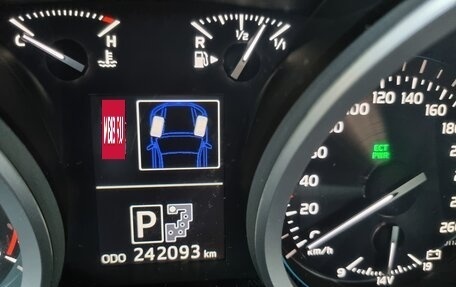 Toyota Land Cruiser 200, 2014 год, 3 990 000 рублей, 16 фотография