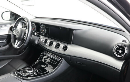 Mercedes-Benz E-Класс, 2019 год, 3 359 000 рублей, 9 фотография