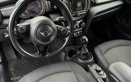 MINI Hatch, 2017 год, 1 735 000 рублей, 10 фотография