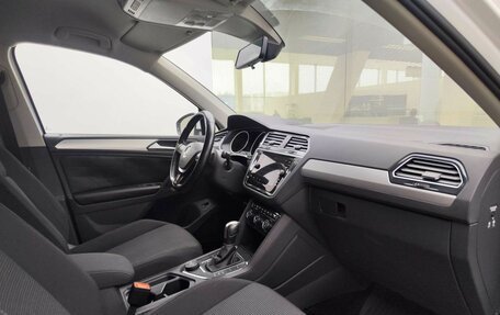 Volkswagen Tiguan II, 2020 год, 2 399 000 рублей, 13 фотография