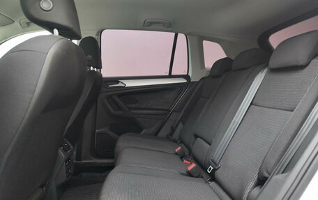 Volkswagen Tiguan II, 2020 год, 2 399 000 рублей, 15 фотография